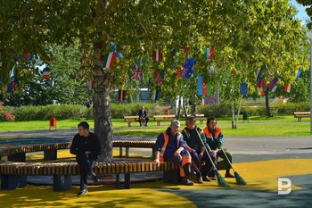 На ручную уборку улиц Казани выделили 66,9 млн рублей