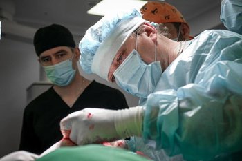 В Татарстане впервые заменили локтевой сустав бойцу, пострадавшему в бою