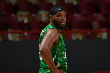 На продажу выставлена игровая форма Маркоса Найта, экс-игрока казанского УНИКСа