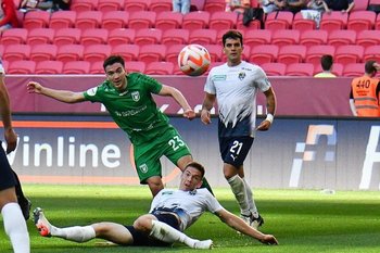 «Рубин» официально арендовал чилийца Начо из «Сочи»