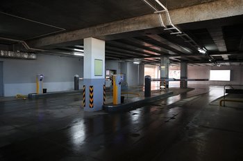 В Госдуме предложили разрешить беременным женщинам парковаться на местах для инвалидов