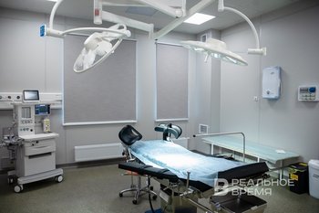 Бугульминская ЦРБ прокомментировала видео с пенсионеркой, карабкающейся по лестнице