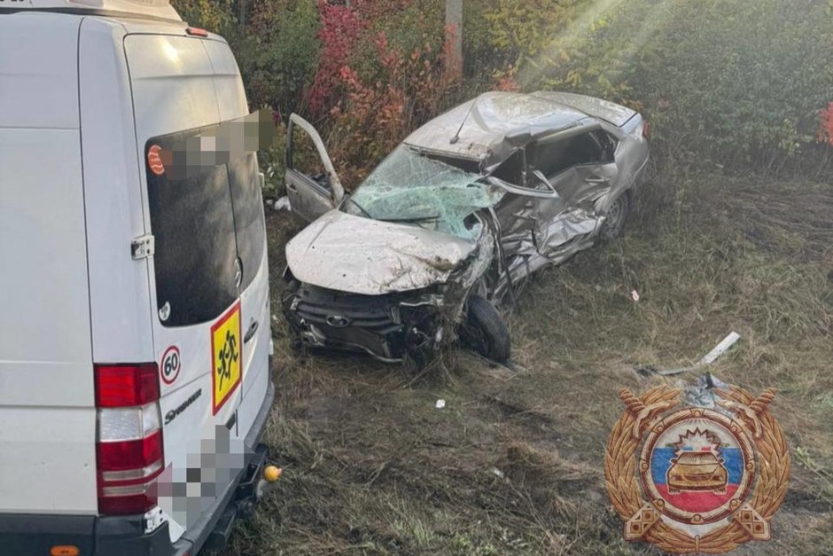 На Ставрополье микроавтобус с 18 детьми попал в ДТП: погиб водитель легковушки