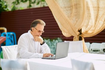 Татарстанцы старше 55 лет стали чаще пользоваться ИИ