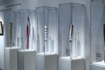 Глава МОК Томас Бах уйдет с поста главы в 2025 году