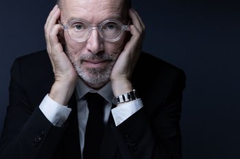 Признание тишины: Лоран Мовинье — лауреат Гонкуровской премии 2025 года