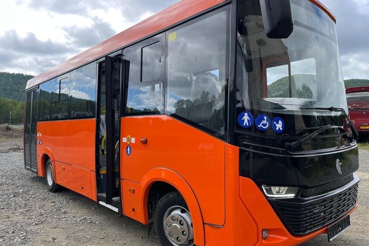 Новый автобус КАМАЗа вышел на маршрут в поселке Солнечном Хабаровского края