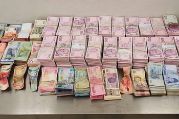 Пассажира, летевшего в Казань, задержали с контрабандой валюты на $110 тысяч