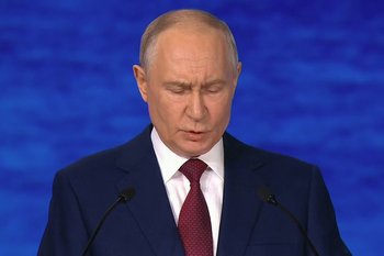 Путин: уже решено перевезти часть крупных корпораций из Москвы в регионы