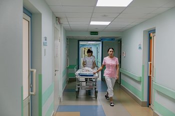 Татарстанская медицина-2024: дефицит врачей, лекарств, денег и борьба за рождаемость вразрез в Конституцией