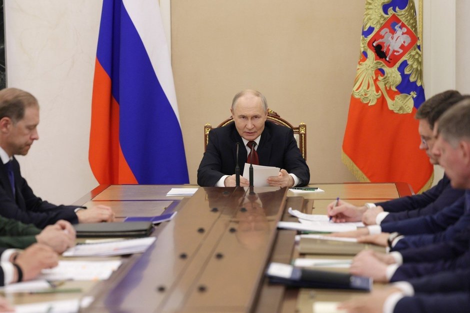 Владимир Путин: «Уже в июле производство основных видов топлива должно превысить июньские показатели»