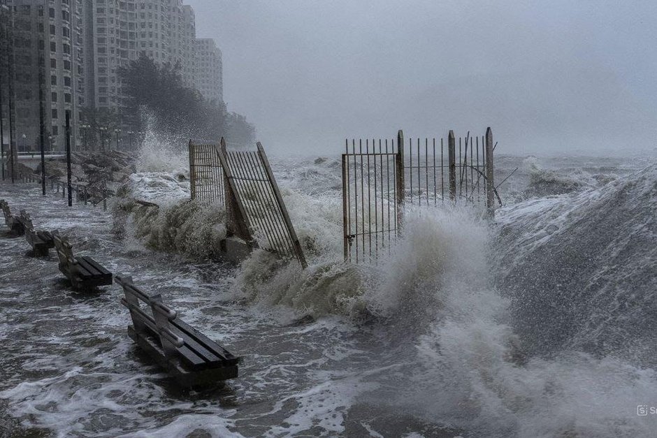 Тайфун «Рагаса» обрушился на Китай: на Тайване — 15 жертв