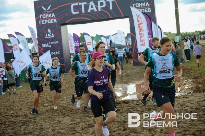 Работники «ТАИФ-НК» покорили «Гонку героев» в Менделеевске