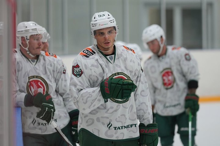 Тренер «Ак Барса» Гатиятулин объяснил, почему новым капитаном стал Марченко