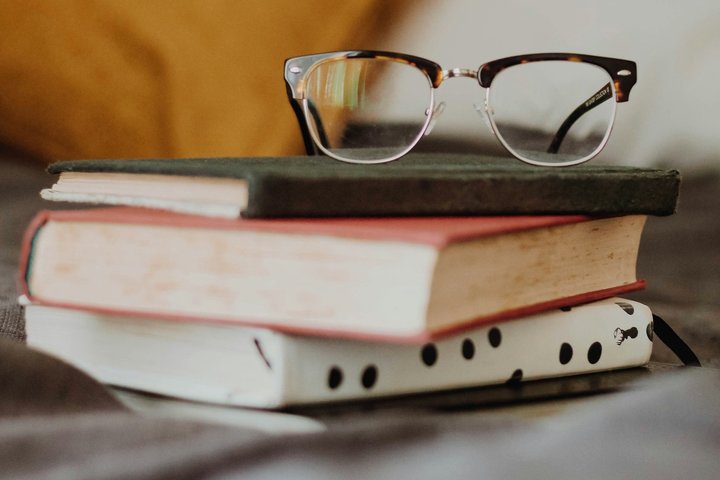 Чтение помогает 98% россиян снимать стресс