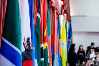 Живой диалог и социальные сети. Как развивать международные молодежные отношения?