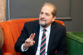 Бюлент Карагез: «Мы встречаем рак чаще, но смертность падает благодаря новому лечению»