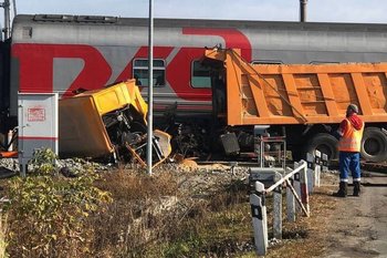 ДТП с КАМАЗом под Казанью привело к задержке пассажирских и пригородных поездов