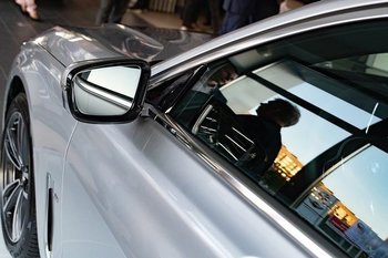 В Татарстане арестовали половину Mercedes-Benz должника из-за долга в 1,3 млн рублей