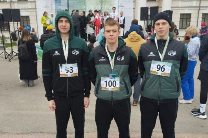 Ватерполисты КОС-СИНТЕЗ-УОР участвовали в забеге «Добрая Казань»