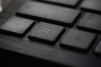 Масштабная атака на серверы Microsoft могла осуществляться одним хакером