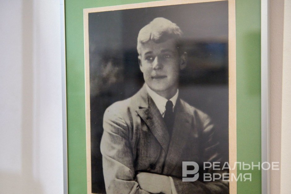 Что произошло с Есениным в пятом номере гостиницы «Англетер»