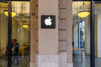 Apple теряет более $250 млрд из-за тарифной политики США