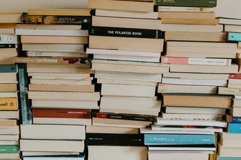 Продажи бумажных книг в Великобритании превысили £1 млрд в 2026 году