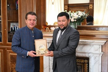 Метшин обсудил с мэром Якутска возможности для расширения культурного обмена