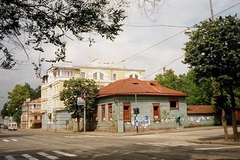 Вверх по улице Карла Маркса: каким был дом Василия Аксенова и изменилась ли «Лакомка»