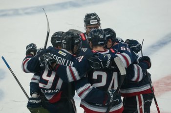 «Нефтехимик» обыграл лидера КХЛ «Металлург» в Нижнекамске