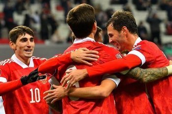 Семь стран выступили за возвращение России в международный футбол