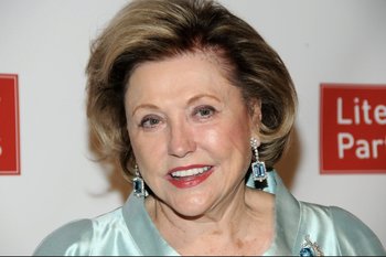 Почти 200 предметов из наследия Барбары Брэдфорд выставят на торги в Нью-Йорке