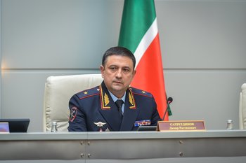 Глава МВД Татарстана посетил центр временного проживания иностранцев в Челнах