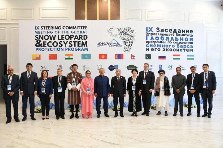 Минниханов принял участие в заседании по сохранению снежного барса