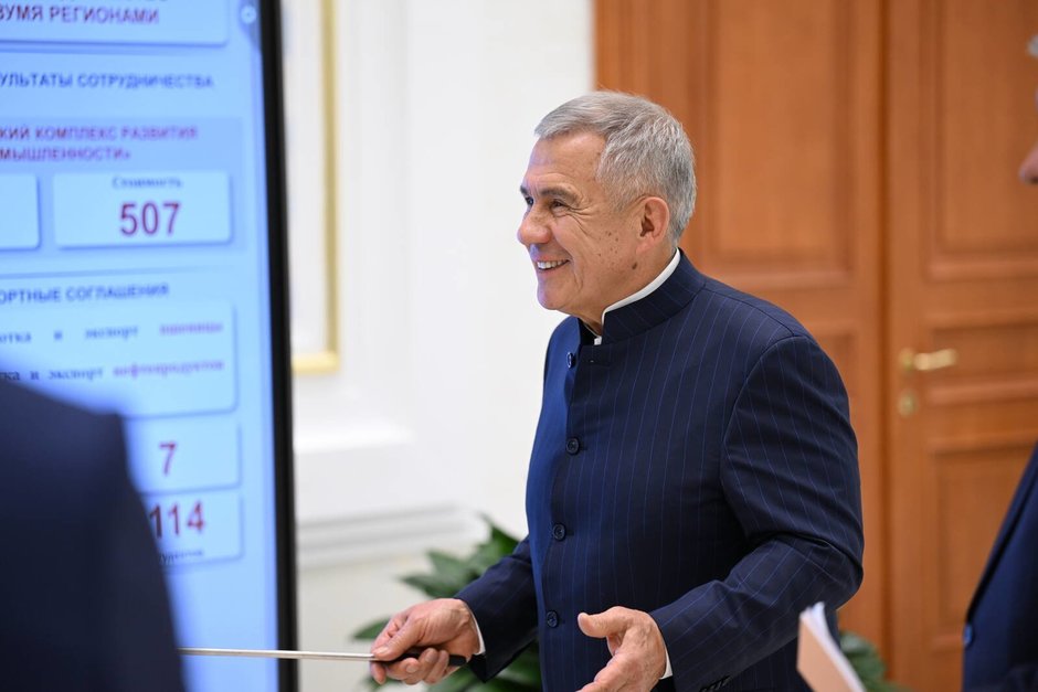 Рустам Минниханов спустя год снова посетил индустриальный парк в СЭЗ «Навои»