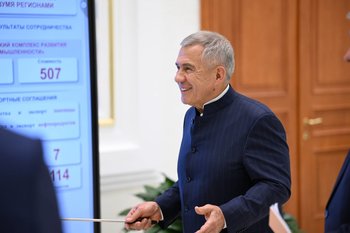 Рустам Минниханов спустя год снова посетил индустриальный парк в СЭЗ «Навои»