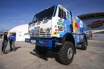 Экипаж «КАМАЗ-мастер» Шибалова одержал победу на третьем этапе «Шелкового пути»