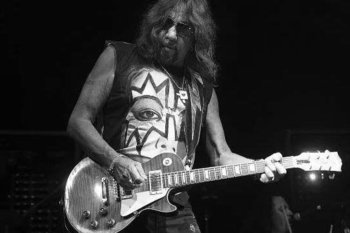 Умер гитарист и основатель Kiss Эйс Фрейли