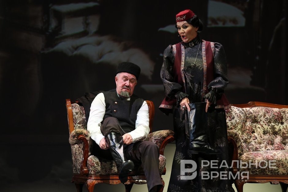 Памяти моей фотоаппарат: в Камаловском поставили спектакль-оммаж первым татарским драмам