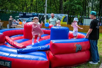 Уютно, атмосферно, зажигательно: «ТАИФ-НК» поздравил нижнекамцев с Сабантуем (видео)