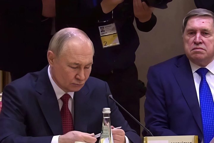 Президент России Владимир Путин прибыл в Минск для участия в саммите ЕАЭС