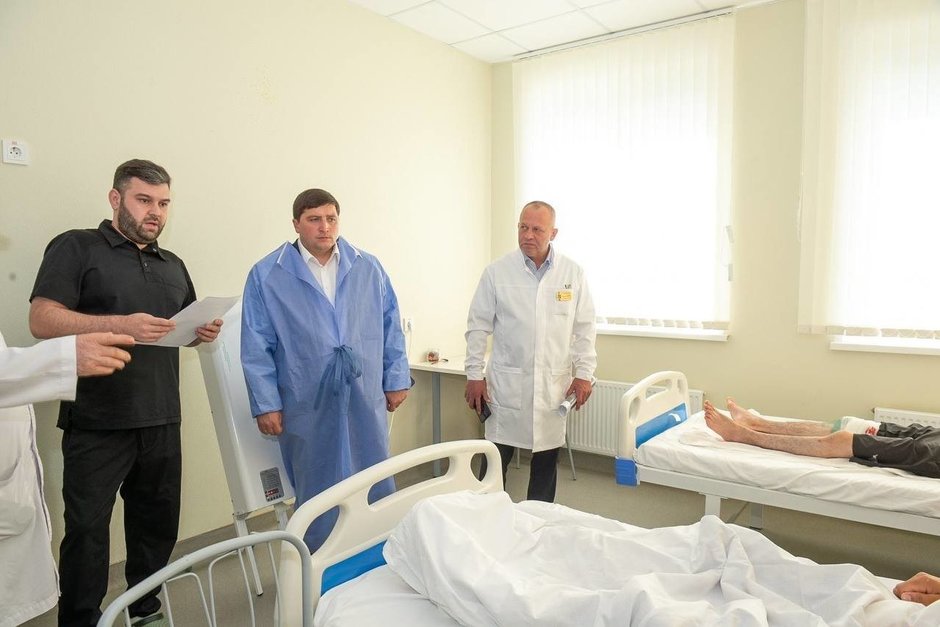 Радмир Беляев рассказал о состоянии пострадавших после атаки БПЛА на промплощадку в Нижнекамске