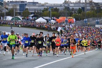 Акватика Сингапура передает эстафету Казани, где стартует легкая атлетика