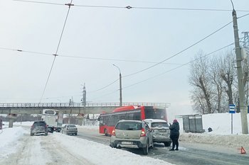 В Казани образовалась многокилометровая пробка из-за ДТП на перекрестке