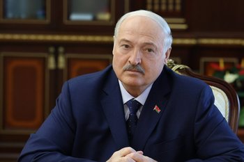 Financial Times: Трамп намерен пригласить Лукашенко в Белый дом или резиденцию Мар‑а‑Лаго