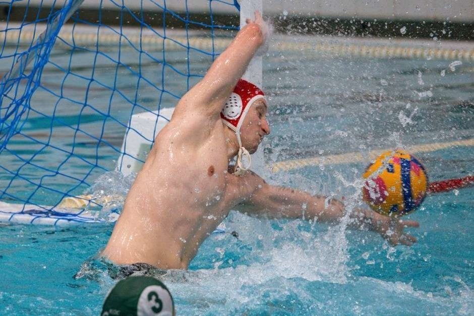 «КОС-Синтез» ушел на новогодние праздники лидером чемпионата страны