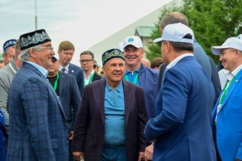 Рустам Минниханов посетил Сабантуй в Екатеринбурге