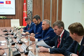 Минниханов и Беглов подписали план мероприятий по развитию сотрудничества на пять лет