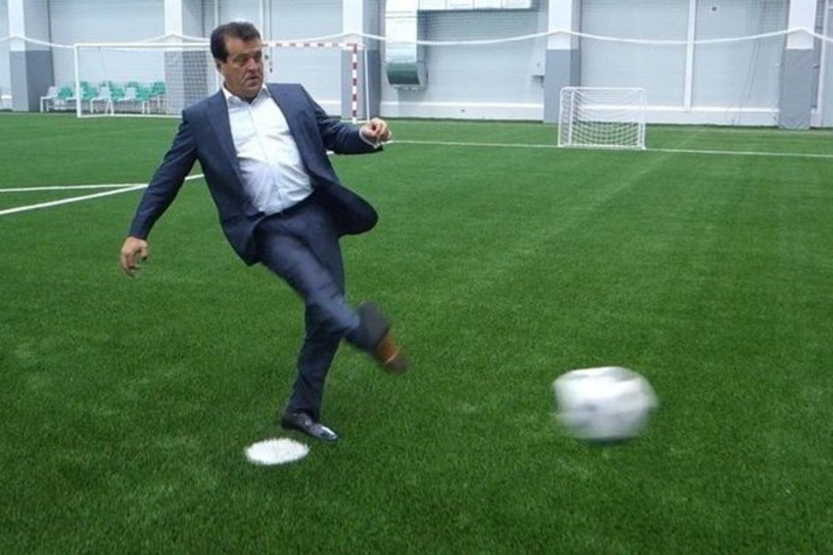 Метшин — снова о футболе, Песков — о заботе, Козловский — о проблемах русского народа